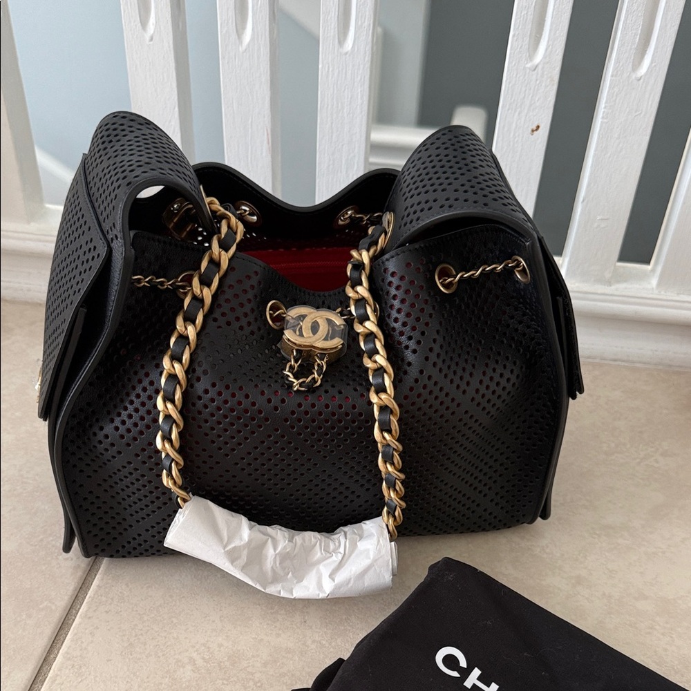 Chanel 25 🔥from 2026 pre spring collection in perforated leather